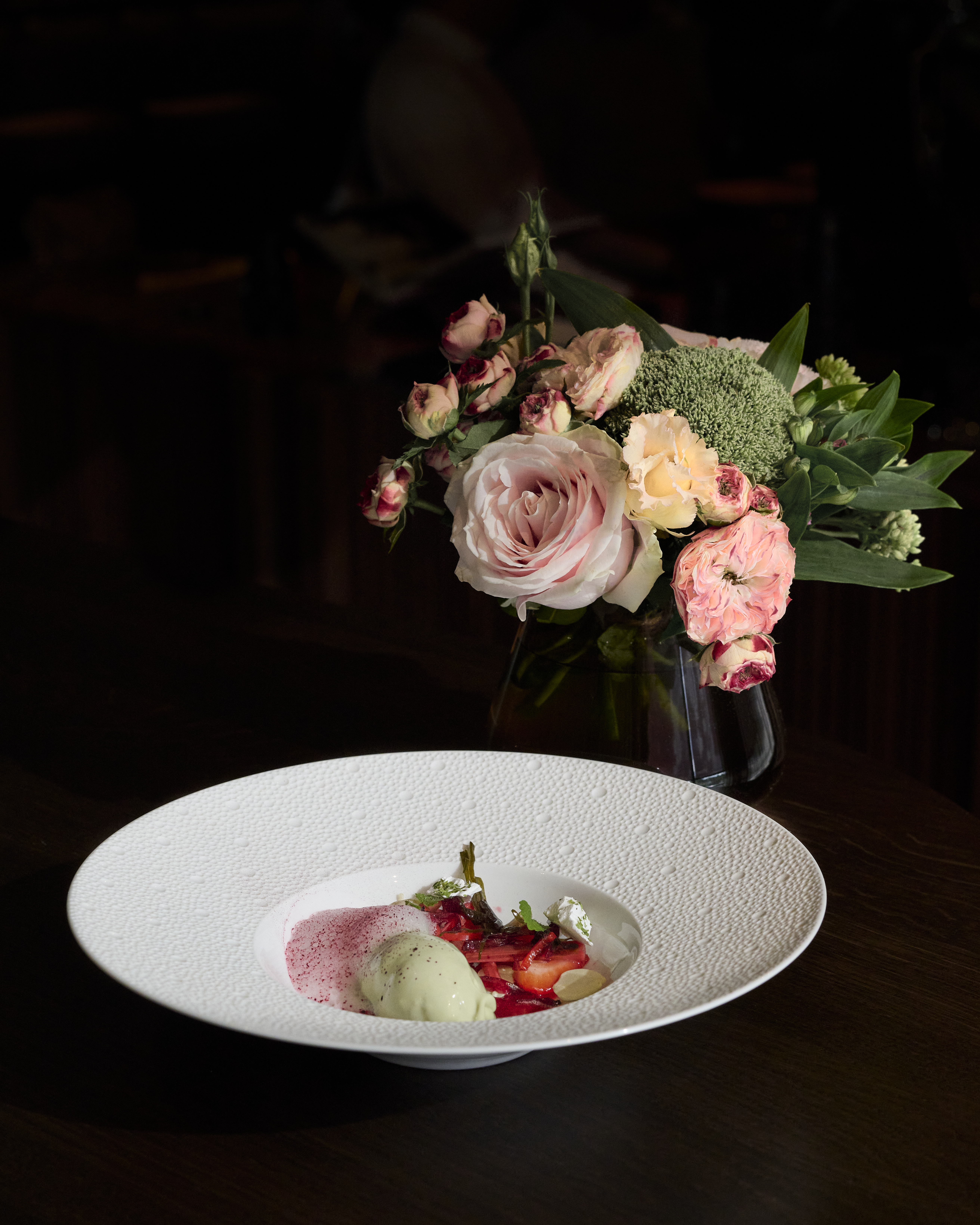 Dessert en bloemen